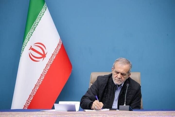 پزشکیان: دستور جمعکردن شرکتهای پیمانکاری را صادر کردم